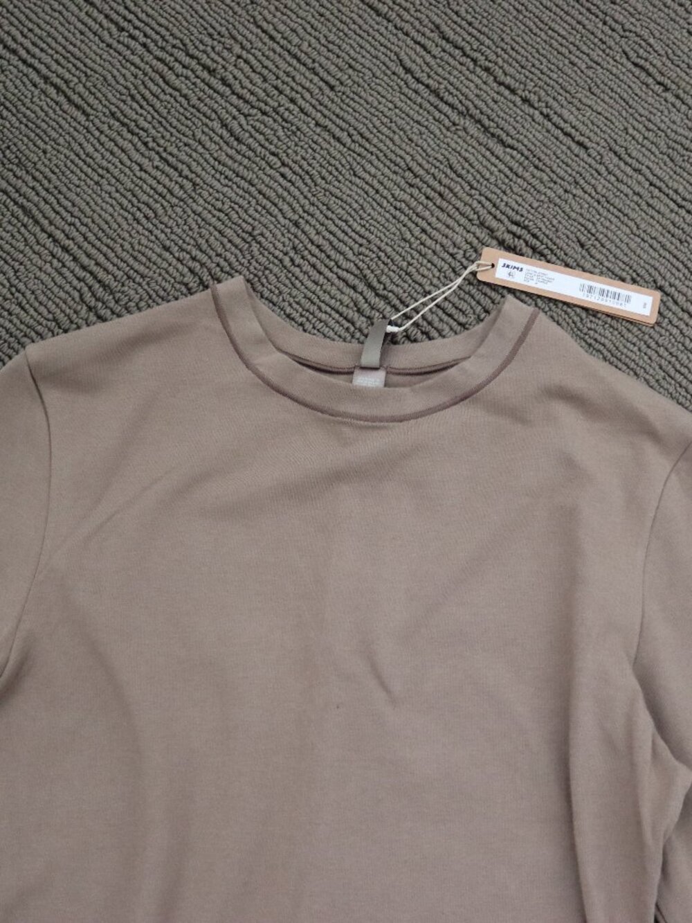 NWT Skims Cotton Jersey Long Sleeve T-shirt Truffle Size Medium - Picture 3 of 6